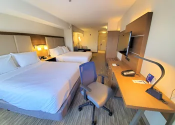 Holiday Inn Express & Suites Seattle North - Lynnwood by IHG hotel thumbnail 4