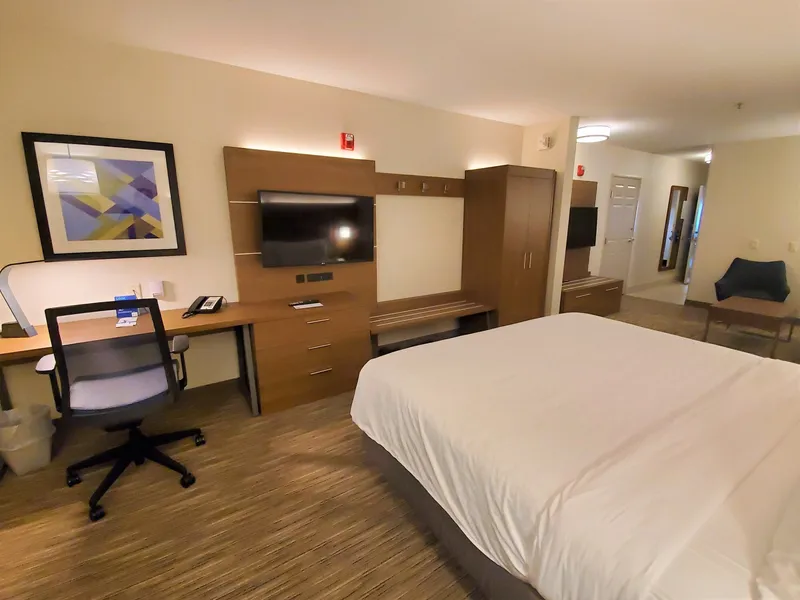 Holiday Inn Express & Suites Seattle North - Lynnwood by IHG hotel detail image 6