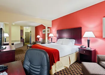 Holiday Inn Express Hotel & Suites Malvern by IHG hotel thumbnail 4