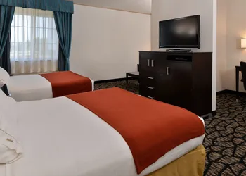 Holiday Inn Express & Suites Tacoma South - Lakewood by IHG hotel thumbnail 4