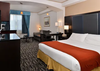 Holiday Inn Express & Suites Tacoma South - Lakewood by IHG hotel thumbnail 6