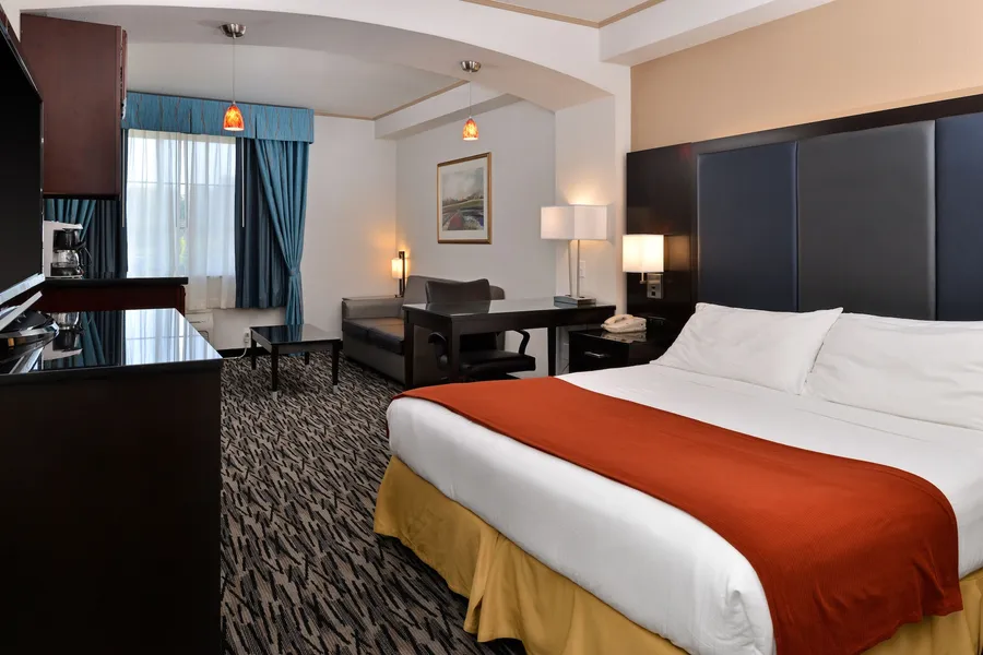 Holiday Inn Express & Suites Tacoma South - Lakewood by IHG hotel detail image 6