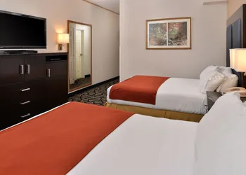 Holiday Inn Express & Suites Tacoma South - Lakewood by IHG hotel thumbnail 7
