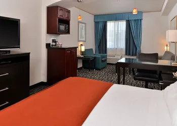 Holiday Inn Express & Suites Tacoma South - Lakewood by IHG hotel thumbnail 8