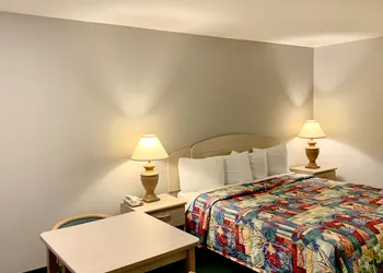 Key West Inn - Childersburg hotel thumbnail 8