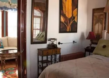 Ocean City Mansion hotel thumbnail 6