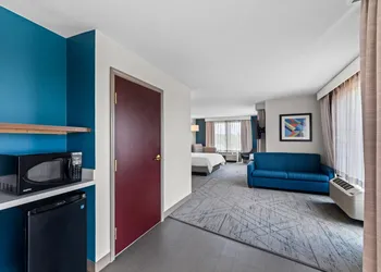 Holiday Inn Express & Suites Austin SW - Sunset Valley by IHG hotel thumbnail 5