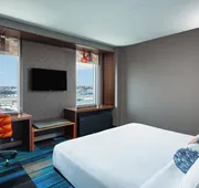 Aloft by Marriott, Boston Seaport District hotel detail image 4