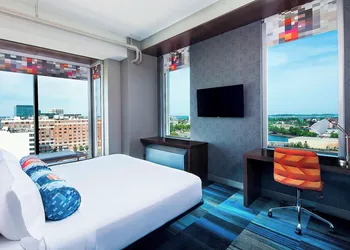 Aloft by Marriott, Boston Seaport District hotel thumbnail 5