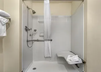 Comfort Inn Troutdale - Portland East hotel thumbnail 3