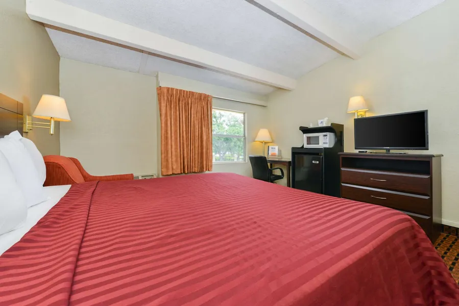 Americas Best Value Inn Sarasota Downtown hotel detail image 6