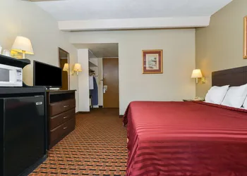 Americas Best Value Inn Sarasota Downtown hotel thumbnail 7