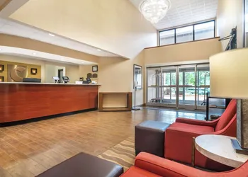 Comfort Inn & Suites Lake Norman hotel thumbnail 3