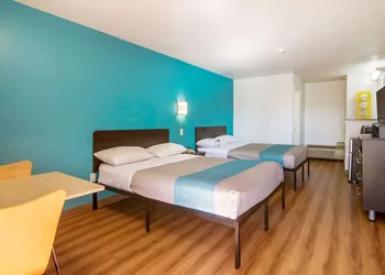 Motel 6 Portland, OR Mall 205 hotel thumbnail 7