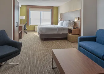 Holiday Inn Express & Suites Belleville by IHG hotel thumbnail 7