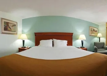 Holiday Inn Express Hotel & Suites Lake Okeechobee by IHG hotel thumbnail 5