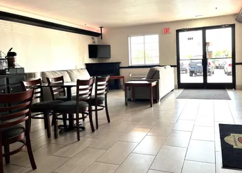 Super 8 by Wyndham Madison IN hotel thumbnail 3