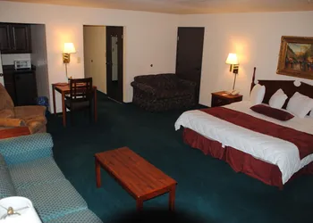 Super 8 by Wyndham Madison IN hotel thumbnail 7