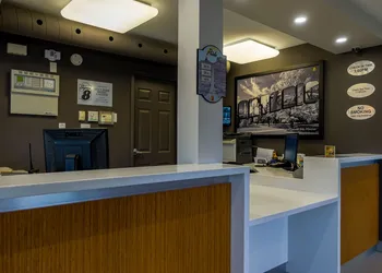 Super 8 by Wyndham Sault Ste Marie On hotel thumbnail 7