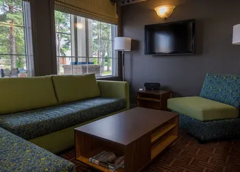 Super 8 by Wyndham Sault Ste Marie On hotel thumbnail 8