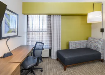 Holiday Inn Express Southington by IHG hotel thumbnail 3