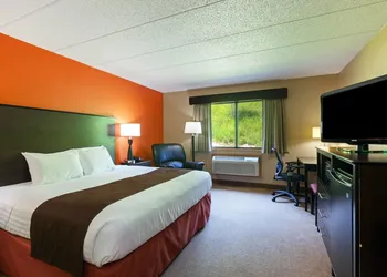 AmericInn by Wyndham Algona hotel thumbnail 6