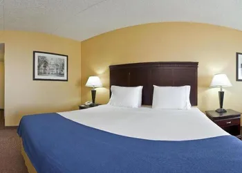 Holiday Inn Express Hotel & Suites Hillview by IHG hotel thumbnail 8