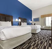 La Quinta Inn & Suites by Wyndham Alvin hotel detail image 3