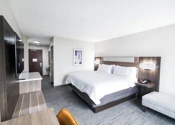 Holiday Inn Express Washington DC SW - Springfield by IHG hotel thumbnail 5