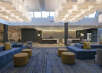 DoubleTree by Hilton Hotel West Edmonton hotel thumbnail 2