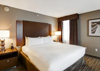 DoubleTree by Hilton Hotel West Edmonton hotel thumbnail 6