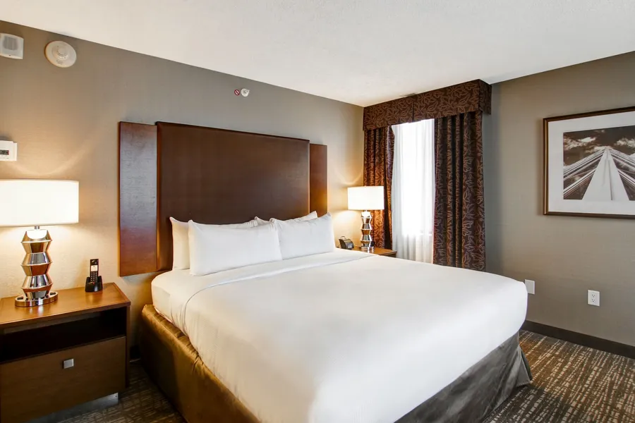 DoubleTree by Hilton Hotel West Edmonton hotel detail image 6