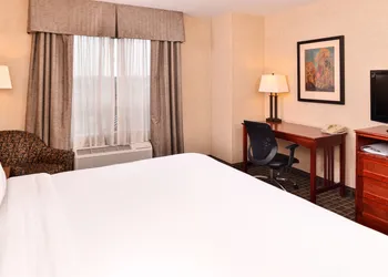 Holiday Inn Express Hotel & Suites Edmonton North by IHG hotel thumbnail 7