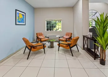 Quality Inn & Suites hotel thumbnail 2