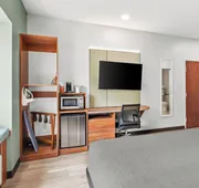 Quality Inn & Suites hotel detail image 7