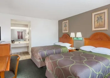 Redfinn Inn hotel thumbnail 4
