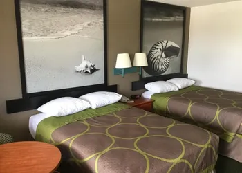 Redfinn Inn hotel thumbnail 7