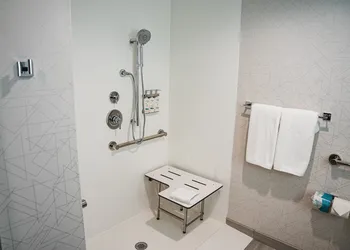 Holiday Inn Express Hotel & Suites West Chester by IHG hotel thumbnail 8