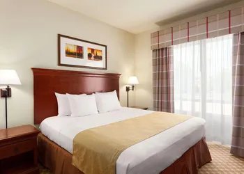 Country Inn & Suites by Radisson, Tifton, GA hotel thumbnail 6
