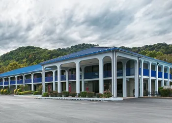Quality Inn hotel thumbnail 2