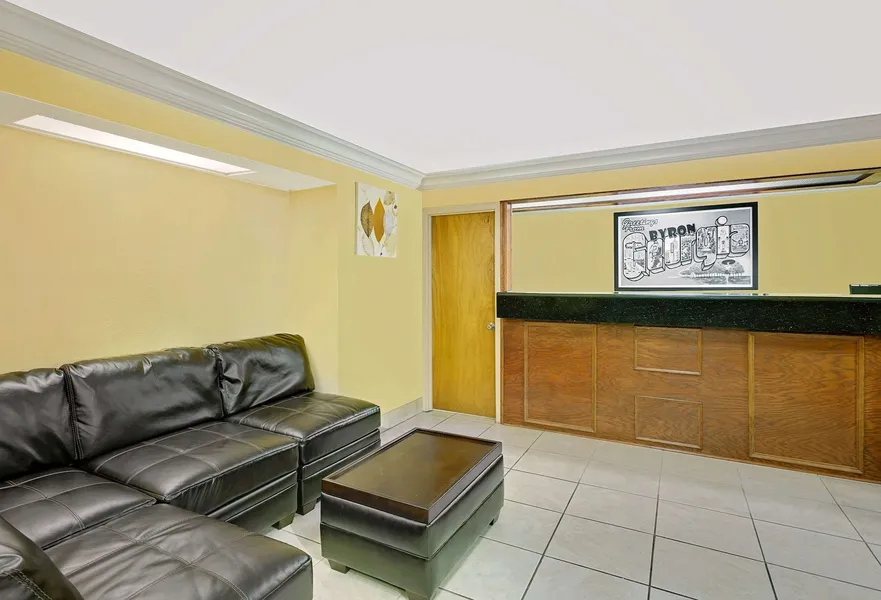 Super 8 by Wyndham Byron/South Macon hotel detail image 2