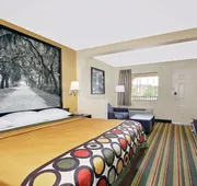 Super 8 by Wyndham Byron/South Macon hotel detail image 4