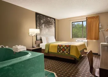 Super 8 by Wyndham Mayfield hotel thumbnail 6