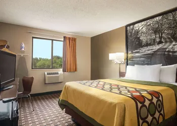 Super 8 by Wyndham Mayfield hotel thumbnail 7