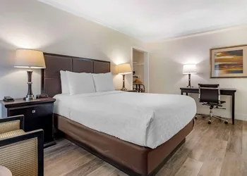 Best Western Carmel's Town House Lodge hotel thumbnail 8