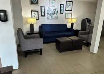 Comfort Inn Dallas Park Central hotel thumbnail 2