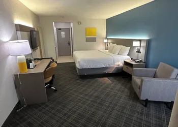 Comfort Inn Dallas Park Central hotel thumbnail 7