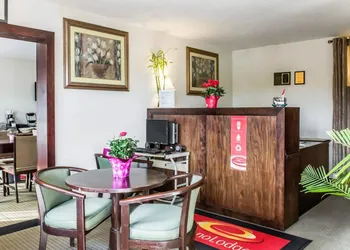 Econo Lodge Monticello hotel thumbnail 2