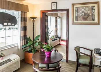 Econo Lodge Monticello hotel thumbnail 4