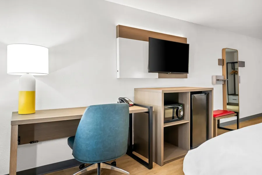 Comfort Inn & Suites hotel detail image 6